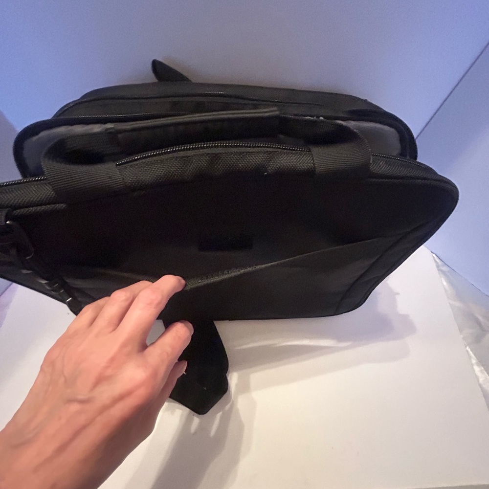 Targus CityLite Briefcase (TBT053US-91) 15.6 laptop bag. - Picture 6 of 8
